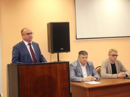 Председатель Ивановской городской Думы Александр Кузьмичев поздравил коллектив АО «Ивхимпром» с профессиональным праздником