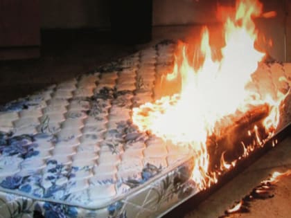 В Ивановской области с места пожара госпитализировали пенсионерку с сильными ожогами