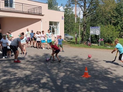 В посёлке Нерль прошёл спортивный семейный праздник «Папа, мама, я — спортивная семья!»