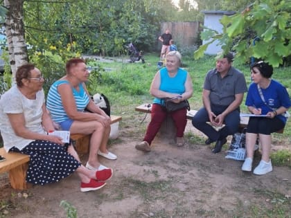 Александр Масленников встретился с жителями дома по ул. Куконковых