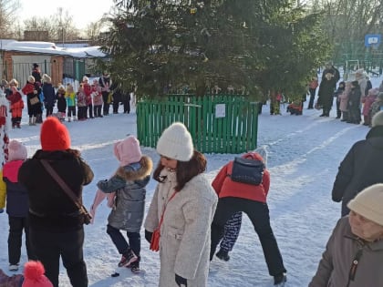 Жители микрорайона «Автоагрегат» собрались на новогодние гуляния
