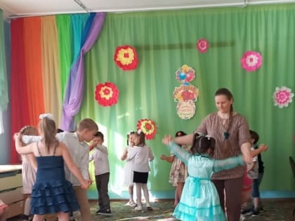 Депутаты Ивановской городской Думы поздравили воспитателей и работников дошкольного образования с профессиональным праздником