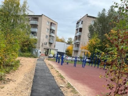 Обновление тротуаров продолжается