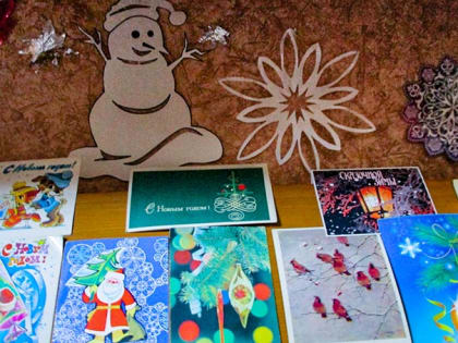 В Новогоряновской сельской библиотеке проходит ретро-выставка новогодних открыток «Русская зимушка зима»