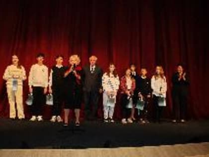 В День народного единства молодым кинешемцам вручены паспорта