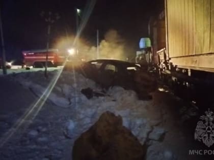 В Ивановской области на ж/д переезде тепловоз сбил автомобиль