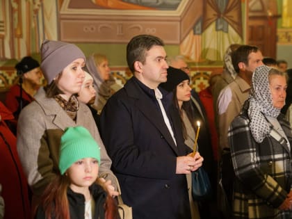 Станислав Воскресенский встретил Пасху вместе с ивановцами в Успенском кафедральном соборе