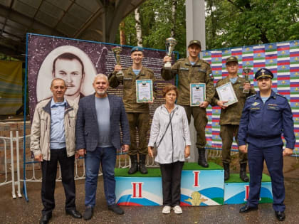 Герои России, ваш подвиг бессмертен!