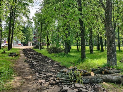 В ВИЧУГЕ ПРИСТУПИЛИ К БЛАГОУСТРОЙСТВУ ПРИВОКЗАЛЬНОЙ ПЛОЩАДИ И ПРОДОЛЖАЕТСЯ РЕМОНТ ДОРОГ