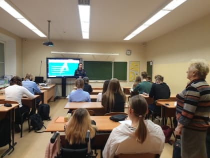 Сотрудники  Кинешемского следственного изолятора №2 УФСИН России по Ивановской области проводят работу по привлечению выпускников школ к поступлению в ведомственные высшие учебные 