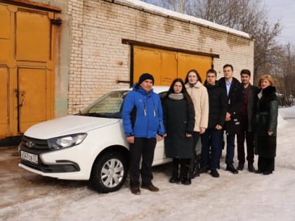 В гимназии №3 города Тейково появился новый автомобиль для обучения вождению