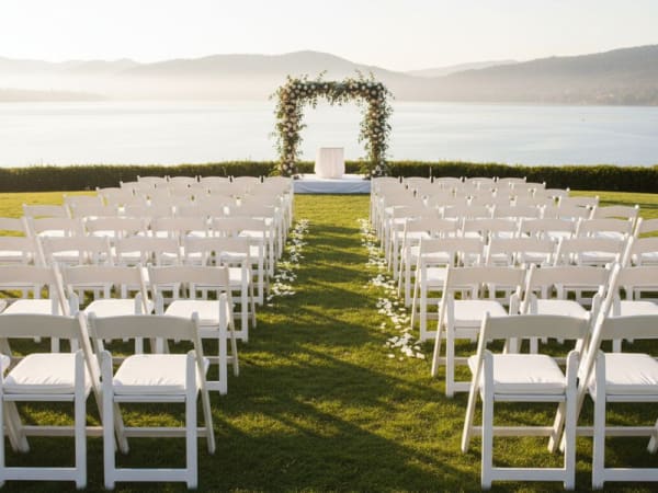 Аренда стульев для мероприятий в Москве: гид по выбору, стилям и ценам