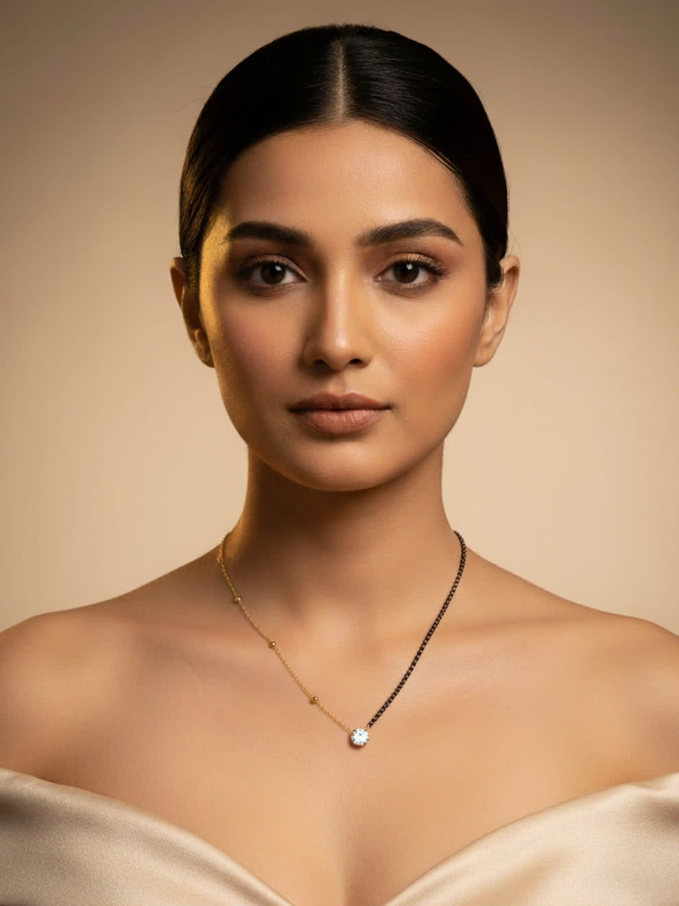 Shringarika Ada Crystal Solitaire Pendant Mangalsutra, thumbnail 2