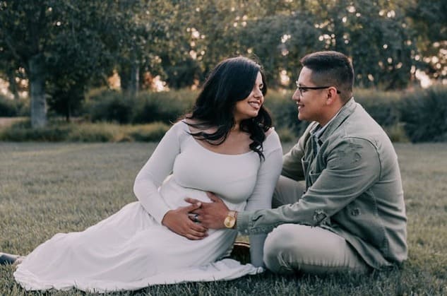 pregnant couples