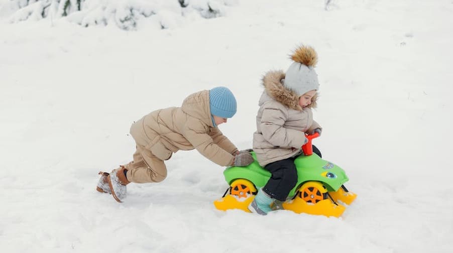 kids playing in cold