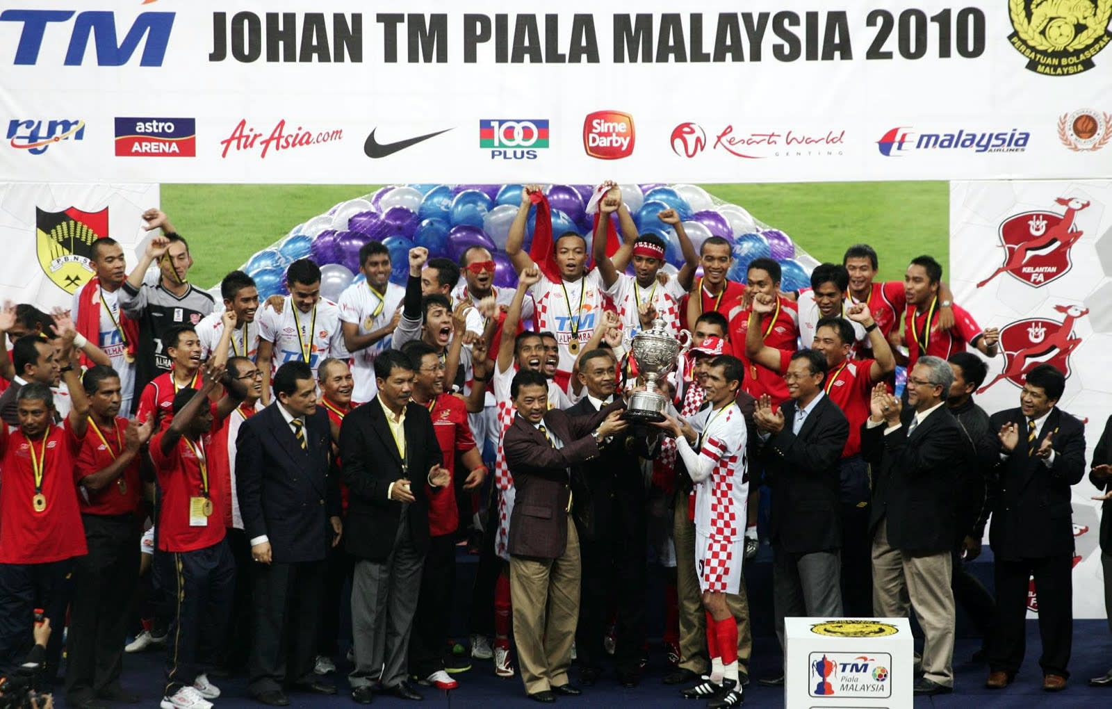 : Final Piala Malaysia 2010: Kelantan 2 Negeri Sembilan 1