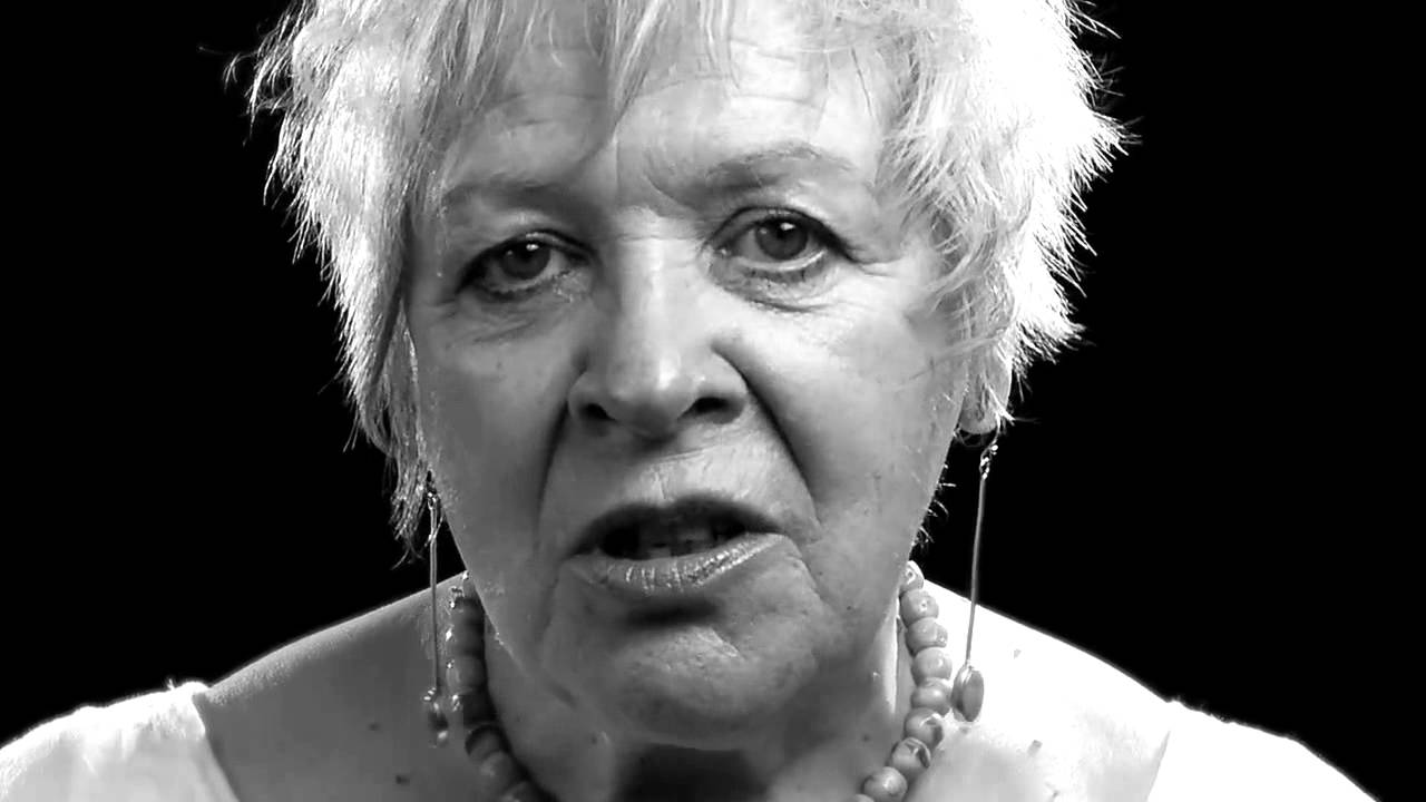 K I S S: Portrait of the artist / Liz Lochhead / "Do better next time"