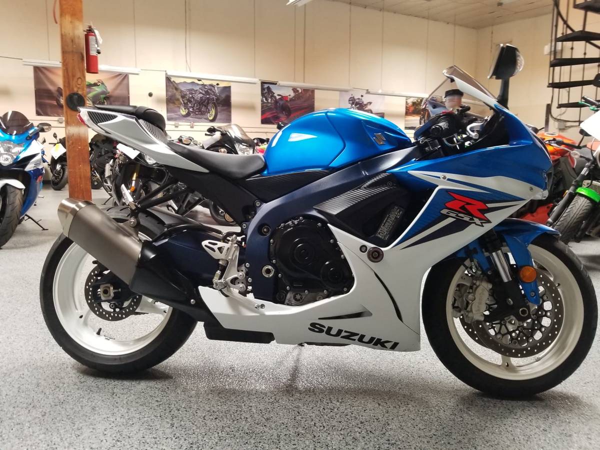 2011 Suzuki GSXR 600 - AK Motors