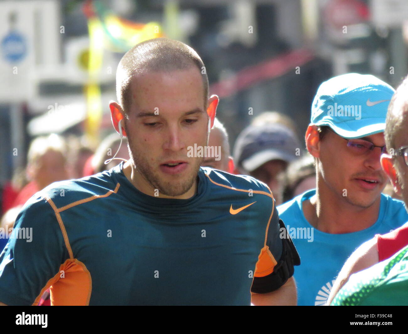 BMW Berlin Marathon 2015 athletes running Stock Photo - Alamy