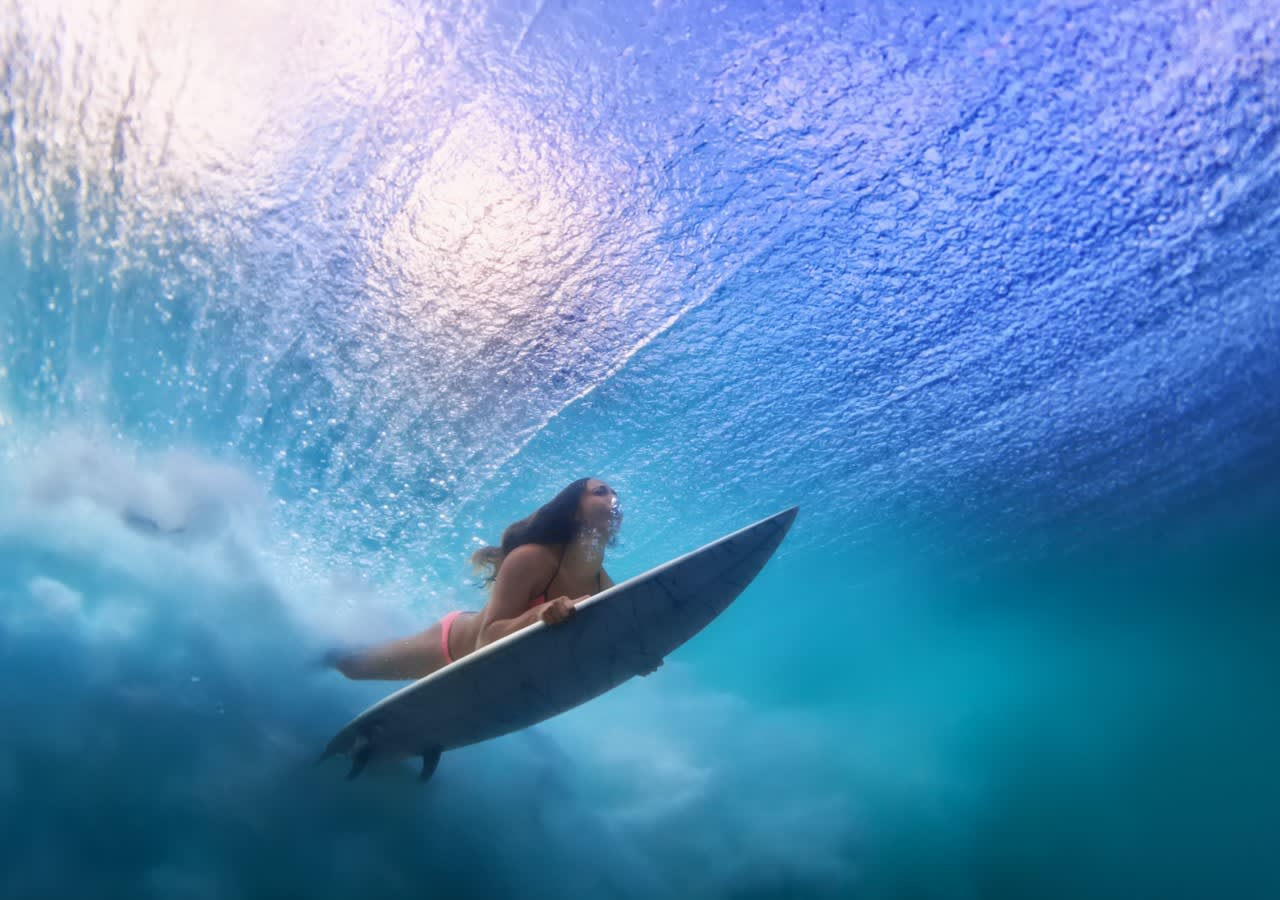 Surfing in Indonesia 🏄 The best islands and waves for surfing