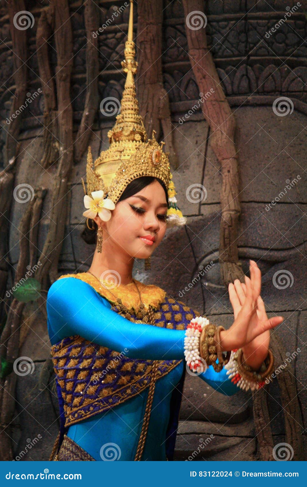 Apsaras Dance editorial stock image. Image of prohm, combodiann - 83122024