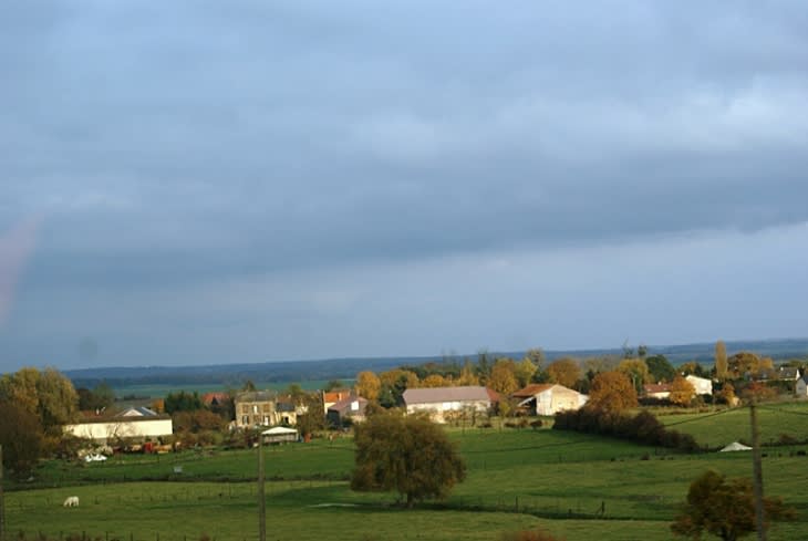 Photo à Coulommes-et-Marqueny (08130) : Vue d