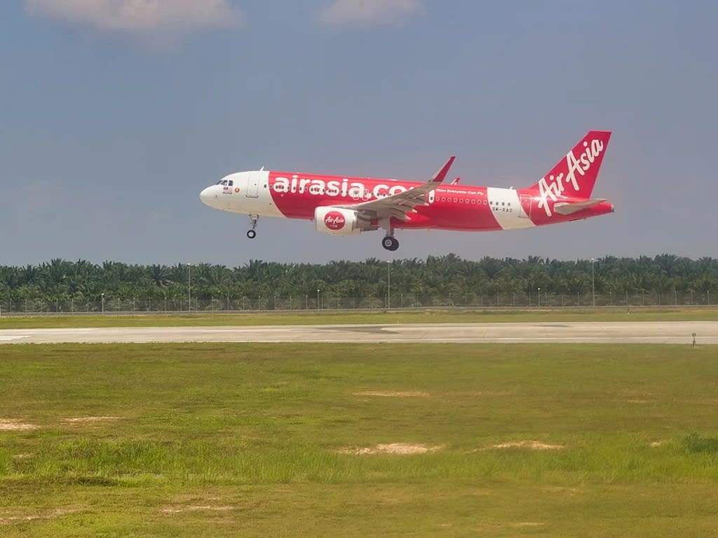 Maskapai Penerbangan AirAsia Terancam Bangkrut | Tagar