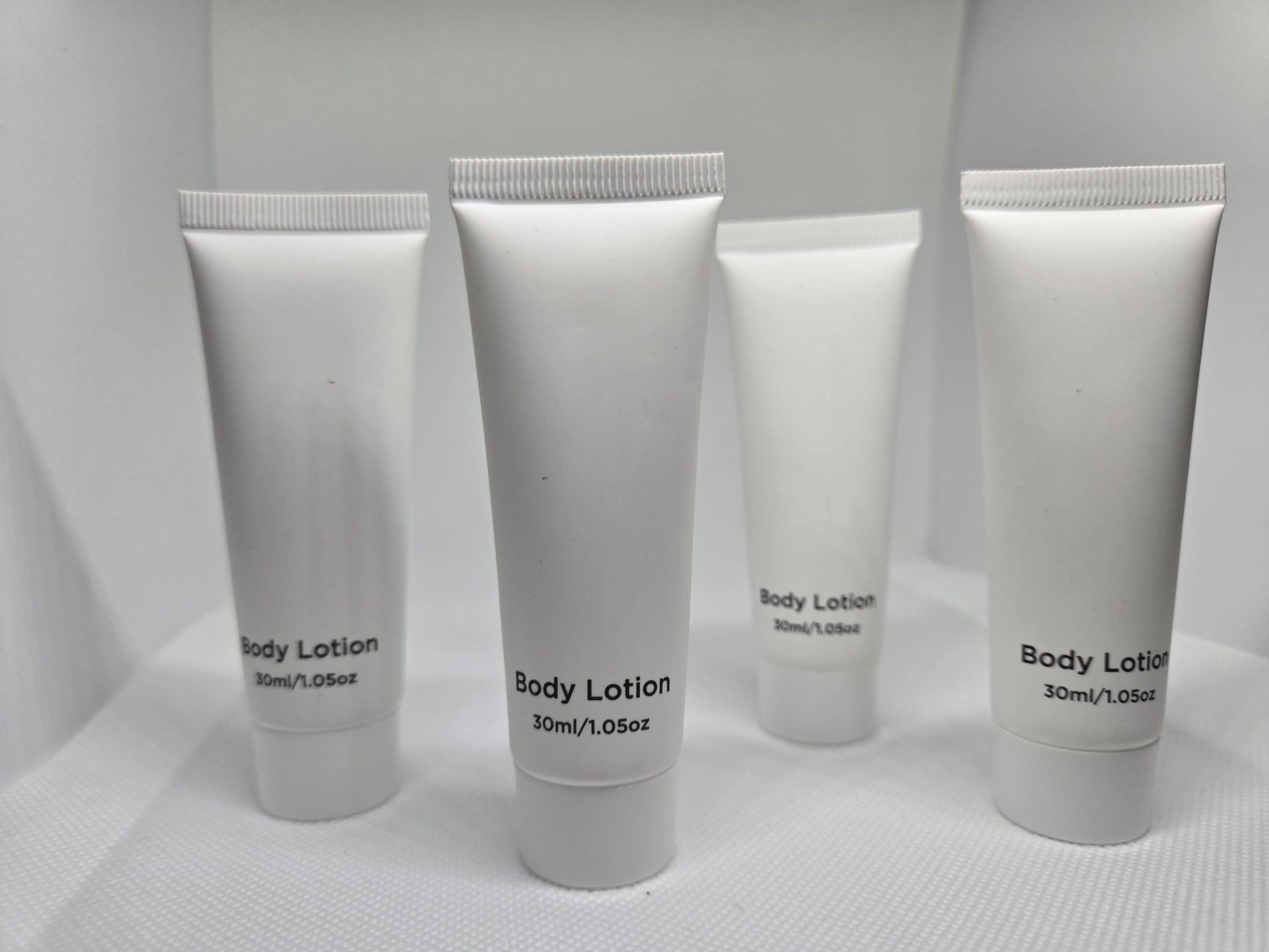 White Tube/White Cap Body lotion 30ml