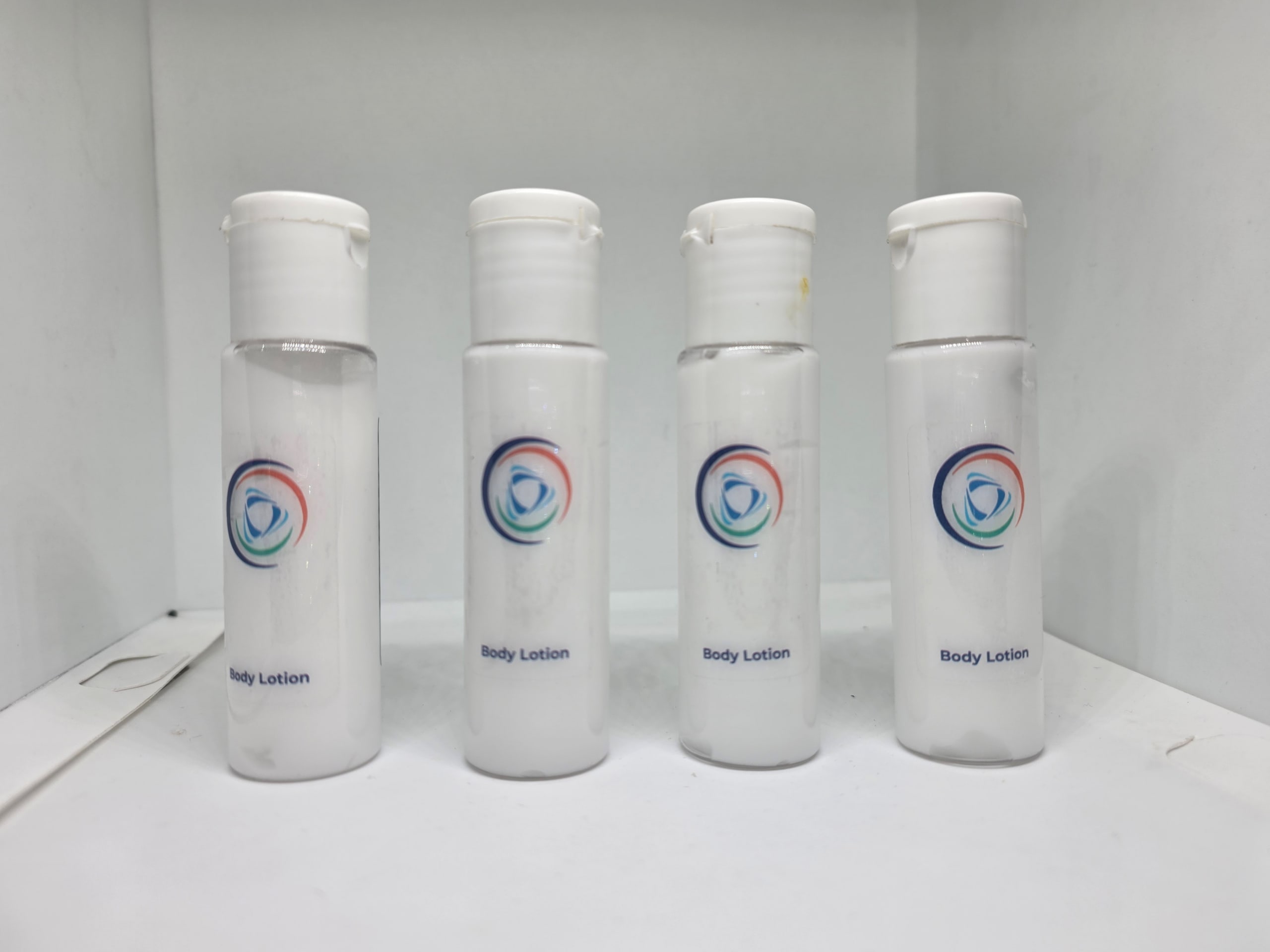 Shampoo [White Cylina Bottle - 30ml]