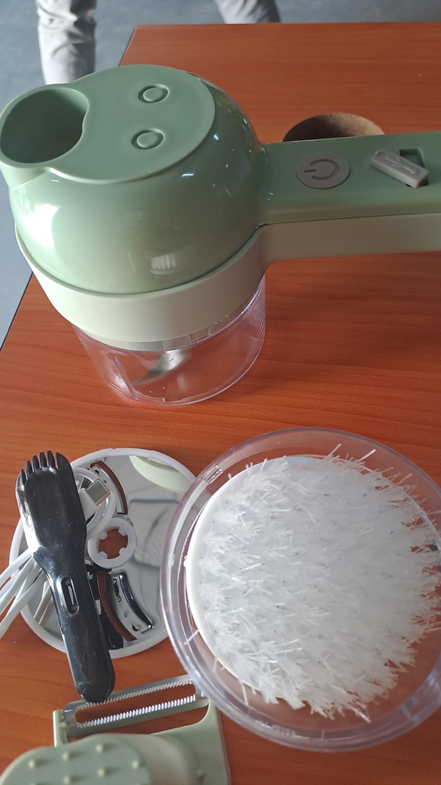 4 in 1 Portable Electric Vegetable Cutter - عرض التفاصيل 8