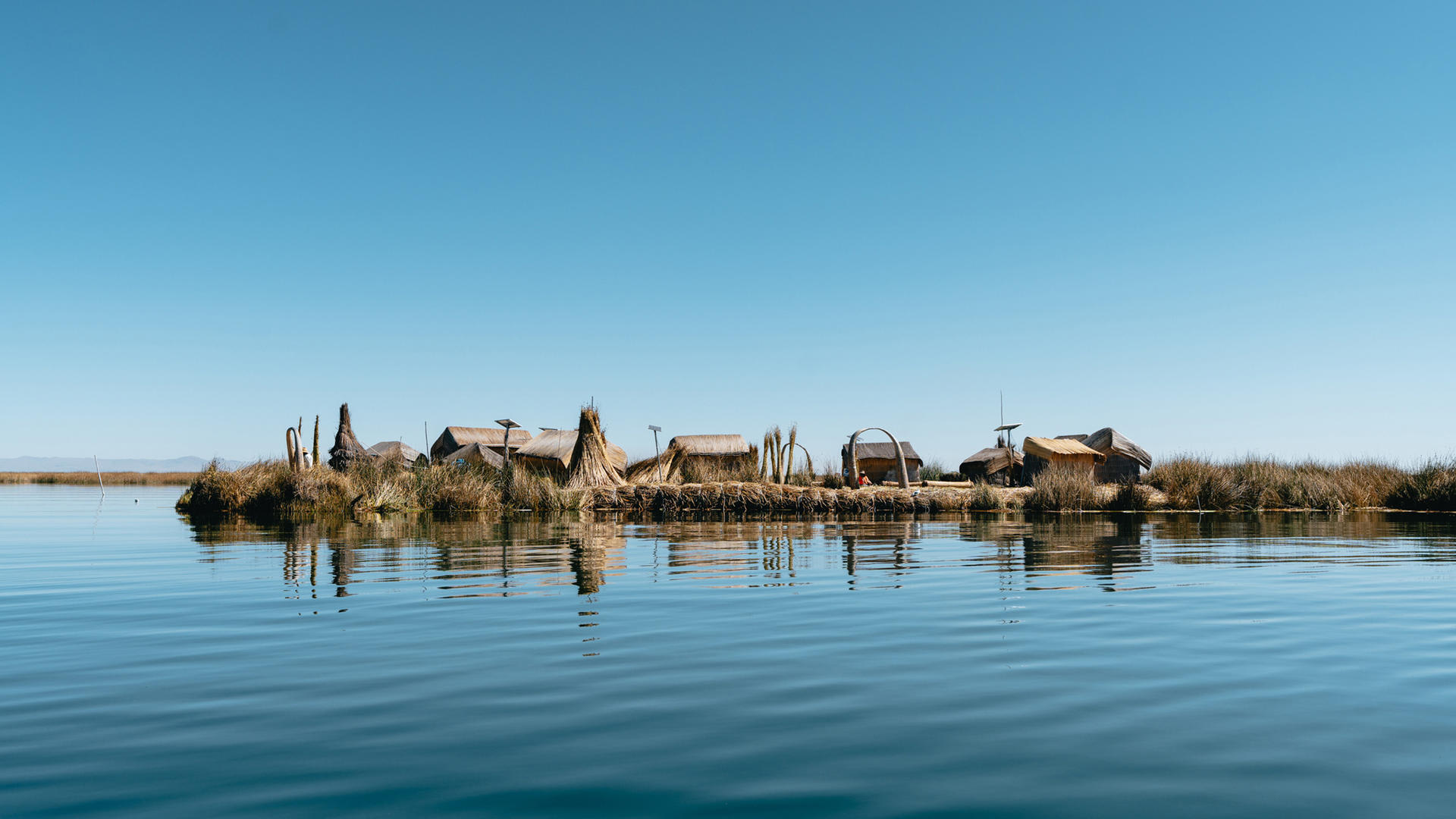 Collage of Peru's most iconic landscapes across 15 days
