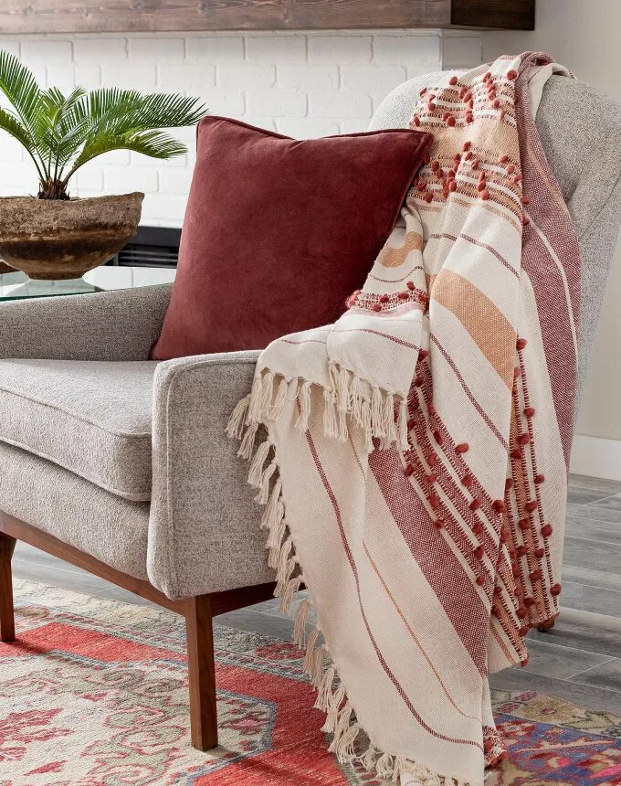Pillows & Throws