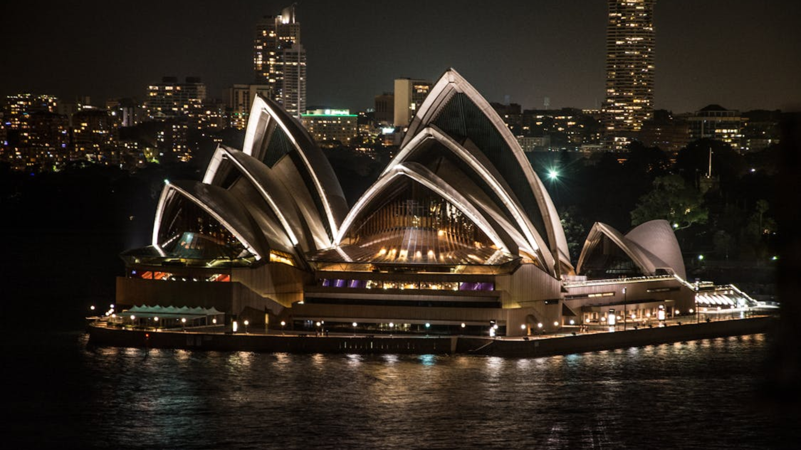 Cover Image for Indulge in Sydney's Culinary Delights: A Flavorful Expedition Through the Heart of the City!