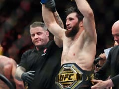 Заур Аскендеров поздравил бойца Магомеда Анкалаева с победой