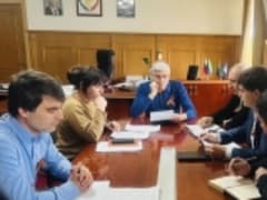 Открытие Сада памяти и мемориала павшим, защищая Родину, обсудили в администрации Новолакского района