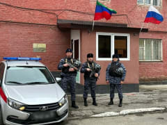 В Дагестане росгвардейцы задержали подозреваемого в хранении наркотиков