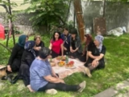 Работники СМИ Новолакского района продолжают мероприятия в рамках Марафона зеленых дел