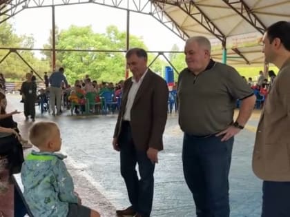 В День защиты детей депутаты от партии СПРАВЕДЛИВАЯ РОССИЯ – ЗА ПРАВДУ навестили детей из Белгорода, эвакуированных в республику