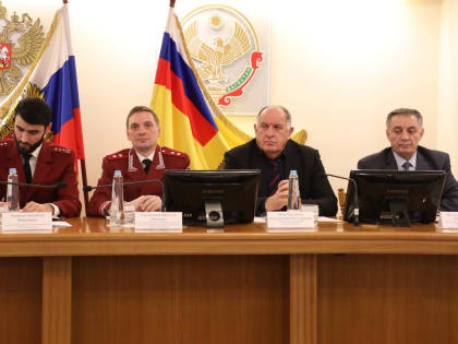 Вячеслав Смоленский и Абдулмуслим Абдулмуслимов посетили коллегию Роспотребнадзора по РД