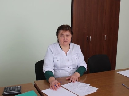 Главный врач  Новолакской районной Центральной больницы  Людмила Султанова  поздравила коллег с  профессиональным праздником – Днем медицинского работника