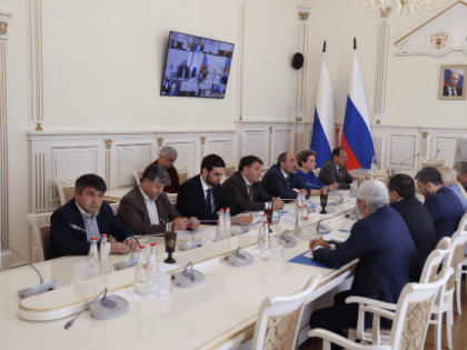 Сергей Меликов провел совещание по готовности Дагестана к ГИА-2024