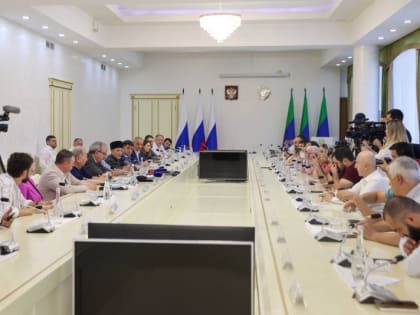 В Махачкале прошла пресс-конференция с участием Сергея Меликова, Валерия Фадеева и Ахмада-Афанди Абдулаева