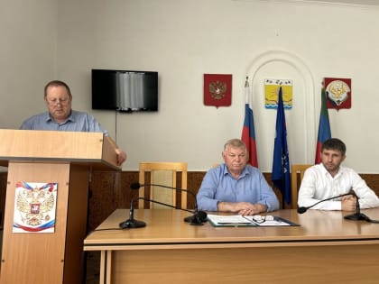 Внеочередная сессия депутатов прошла в Тарумовском районе