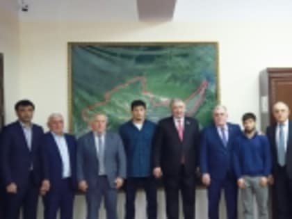 В Гумбете прошло чествование спортсменов Магомеда Муртазалиева и Ислама Базарганова