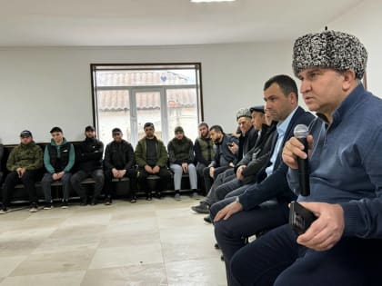 Гаджимурад Мусаев провел встречу с джамаатом с.Ленинаул