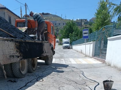 продолжились ямочные работы