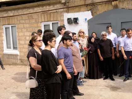 Открытие мемориальной плиты в память о Нусрете Тагиеве