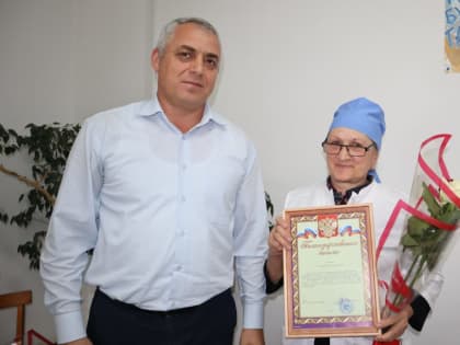  В Гергебильском районе поздравили сотрудников отрасли здравоохранения.