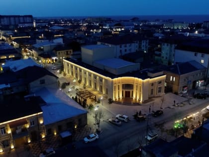 Зарема Бутаева проинспектировала завершение работ в Азербайджанском театре