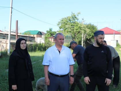 Аминат Абужанатова поблагодарила руководство Казбековского района за благотворительную акцию раздачи жертвенных животных